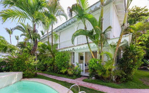 Beautiful beach front apartment located in Playa Bonita for Rent