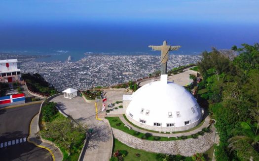 What to do in Puerto Plata: essential guide for culture, beaches and adventure Puerto Plata brilla como uno de los destinos más completos en el norte de República Dominicana. Si te preguntas qué hacer en Puerto Plata, esta guía te llevará desde miradores en altura hasta cascadas, playas doradas, historia colonial y experiencias para todos los gustos.